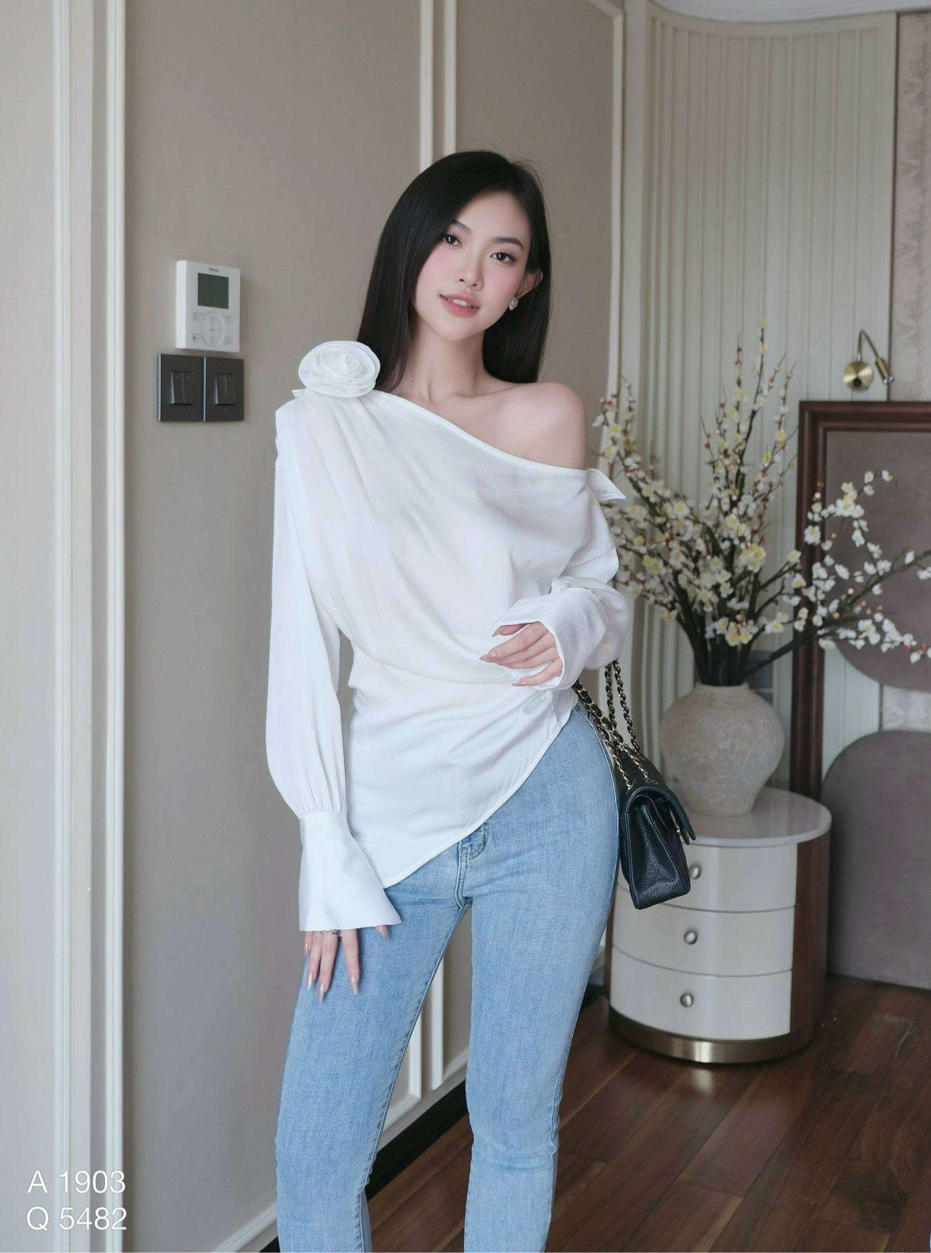 Drop Shoulder Top 3D Flower