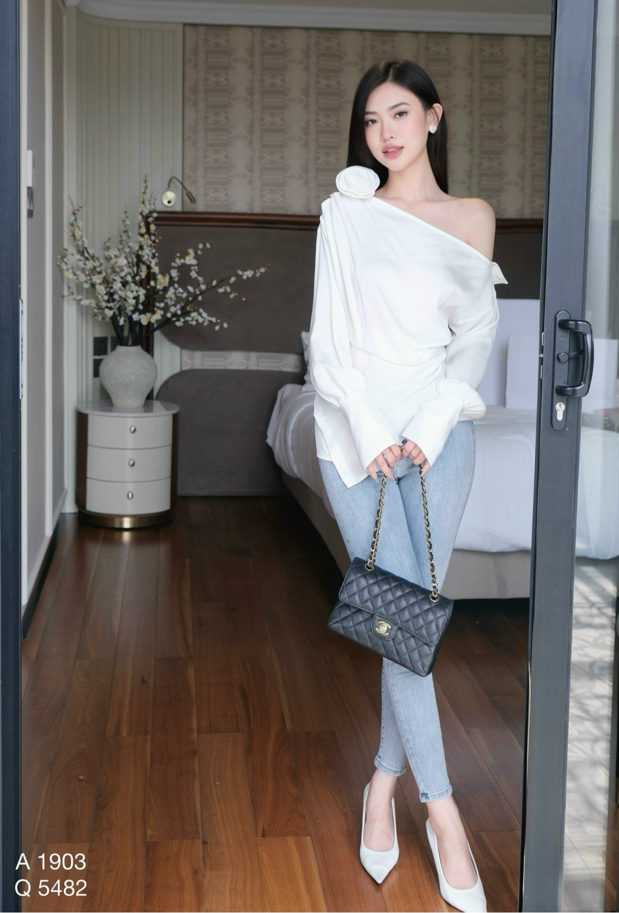 Drop Shoulder Top 3D Flower