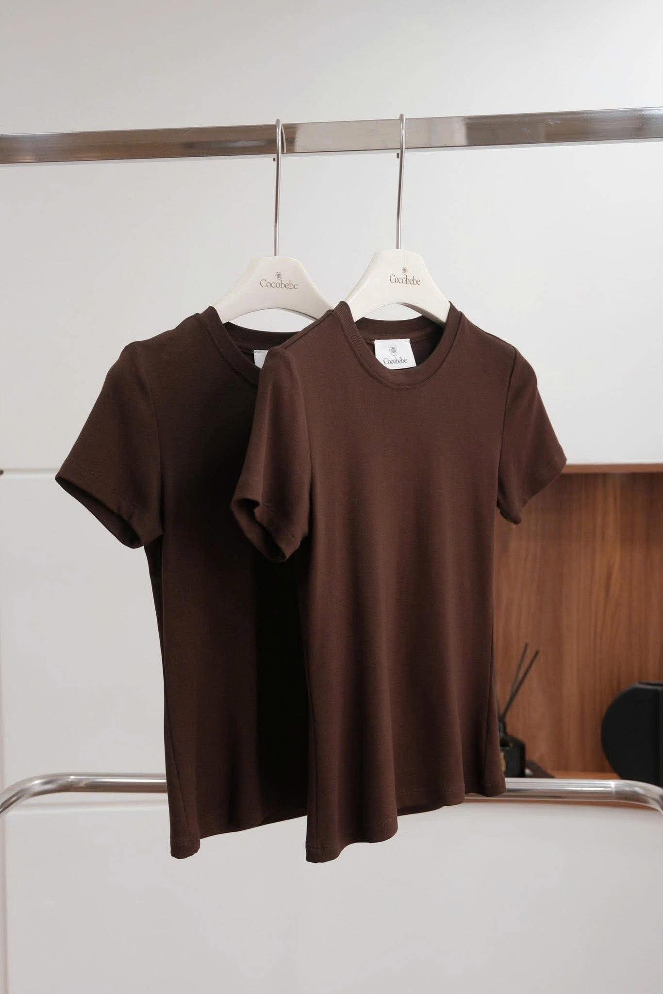 T-shirt in Brown