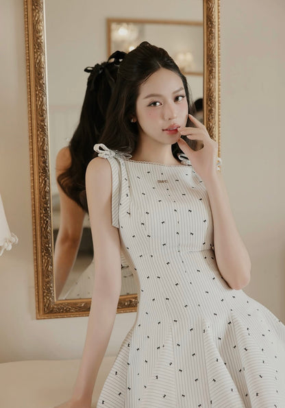 Back Bow Pattern Dress